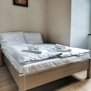 Pokój z łóżkiem king-size